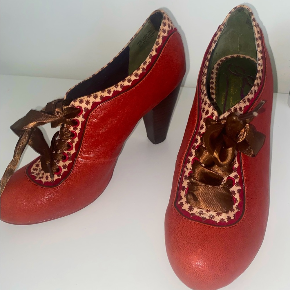 Poetic License : Gingham Trimmed Oxford Heels